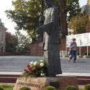 Pomnik ks. J. Popiełuszki na Placu NMP w Kielcach (3) (jw14)